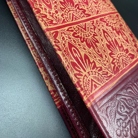 Textured clutch purse from India - Picture 13 of 14